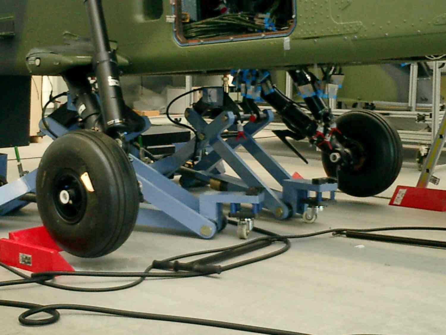Groupe SPR - Crics de levage GSE pour la maintenance d’hélicoptères